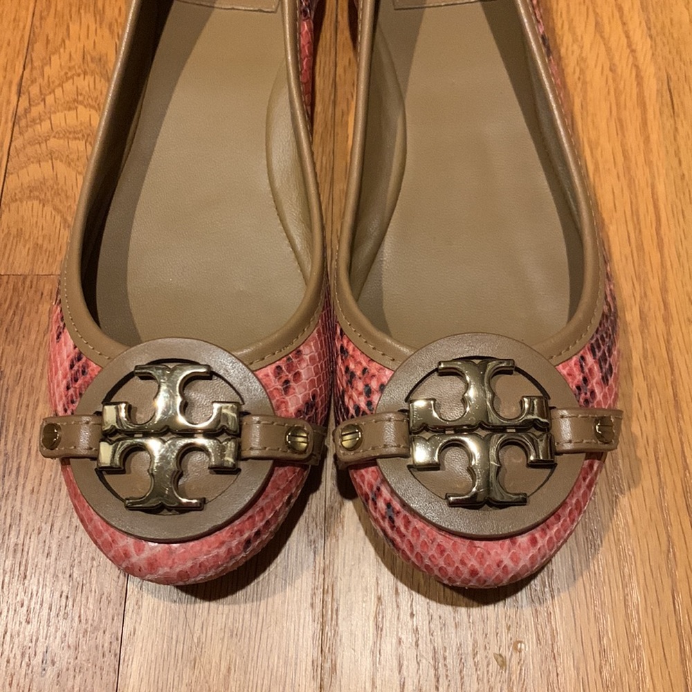 Tory Burch Python Print Ballet Flat In Size 8.5 - image 5